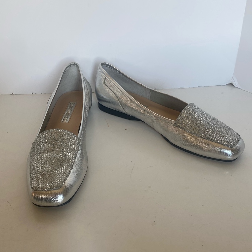 Enzo Angiolini Silver Flats (Size 8N)